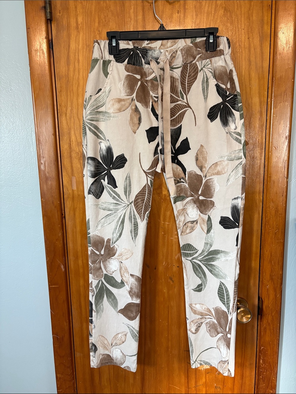Women’s Skinny Floral Print Drawstring Jeans Neutral Floral Size Small/Medium